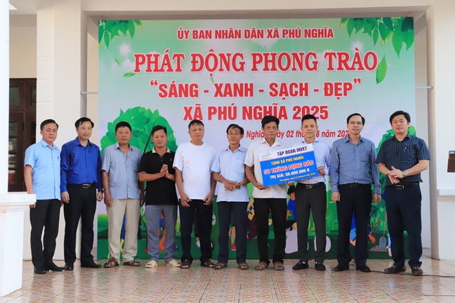 Một số hình ảnh Lễ phát động phong trào thi đua "Sáng - Xanh - Sạch - Đẹp" năm 2025 trên địa bàn xã Phú Nghĩa.- Ảnh 2. Một số hình ảnh Lễ phát động phong trào thi đua "Sáng - Xanh - Sạch - Đẹp" năm 2025 trên địa bàn xã Phú Nghĩa.- Ảnh 2.