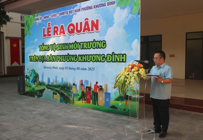 Phường Khương Đình đồng loạt ra quân hành động vì diện mạo đô thị “Sáng - Xanh - Sạch - Đẹp”- Ảnh 2.