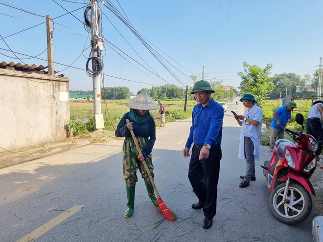 Một số hình ảnh Lễ phát động phong trào thi đua "Sáng - Xanh - Sạch - Đẹp" năm 2025 trên địa bàn xã Phú Nghĩa.- Ảnh 10.