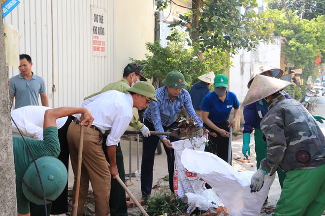 Phú Nghĩa phát động phong trào thi đua "Sáng - Xanh - Sạch - Đẹp" với quyết tâm thay đổi từ nhận thức đến hành động đối với công tác bảo vệ môi trường- Ảnh 10.