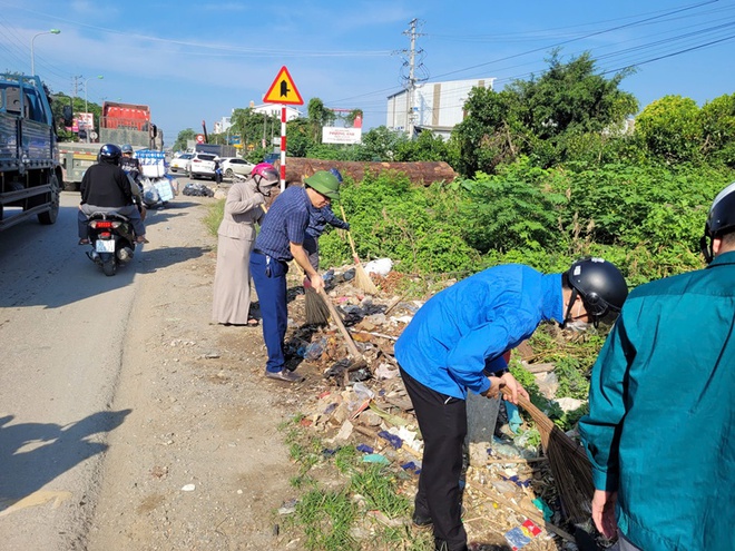 Một số hình ảnh Lễ phát động phong trào thi đua "Sáng - Xanh - Sạch - Đẹp" năm 2025 trên địa bàn xã Phú Nghĩa.- Ảnh 9.