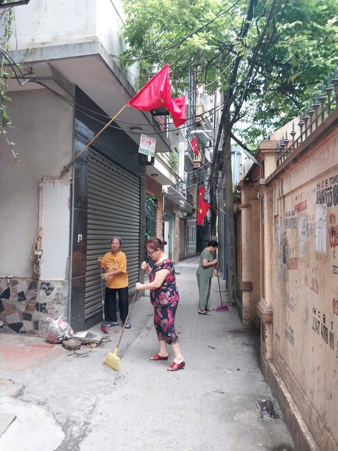 100% các Tổ dân phố hưởng ứng tham gia tổng vệ sinh môi trường trên địa bàn phường - Ảnh 10.