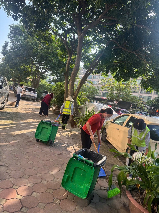 100% các Tổ dân phố hưởng ứng tham gia tổng vệ sinh môi trường trên địa bàn phường - Ảnh 13.