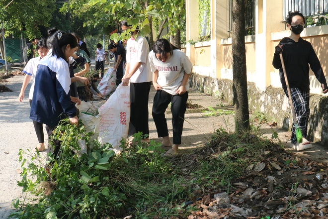 Xã Hòa Phú: Lễ ra quân phát động bảo vệ môi trường và phong trào thi đua Sáng, xanh, sạch đẹp- Ảnh 9.