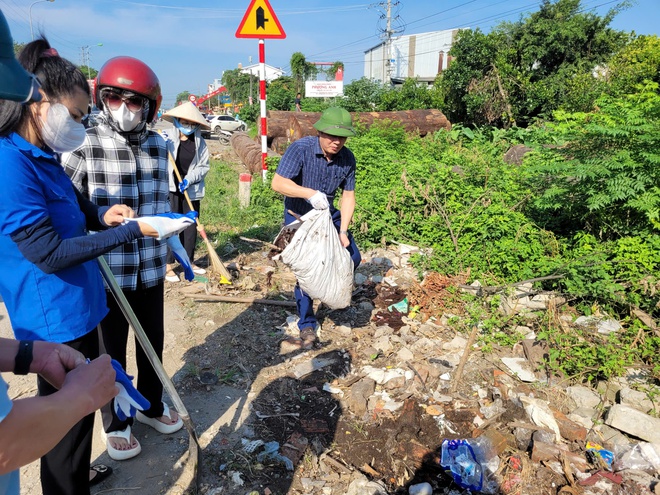 Phú Nghĩa phát động phong trào thi đua "Sáng - Xanh - Sạch - Đẹp" với quyết tâm thay đổi từ nhận thức đến hành động đối với công tác bảo vệ môi trường- Ảnh 14.