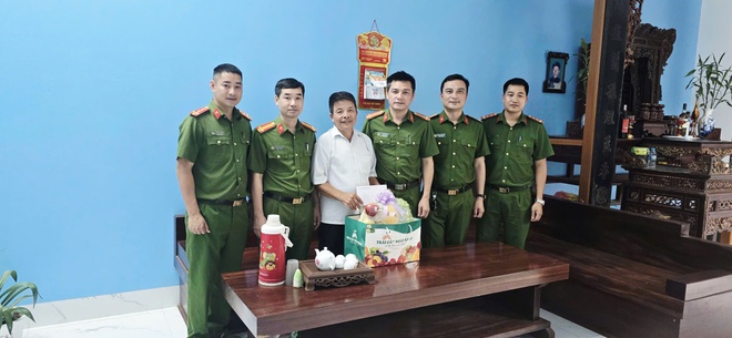 Công an xã Hòa Phú: Thực hiện tốt nhiệm vụ gắn với các hoạt động nhân đạo- Ảnh 1.