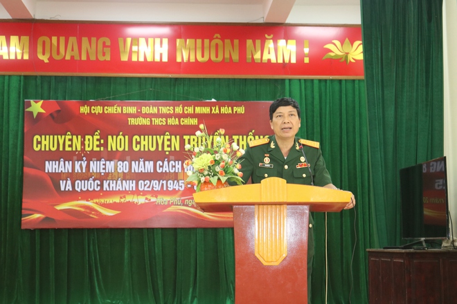 Hội CCB xã Hòa Phú tổ chức nói chuyện truyền thống tại trường THCS Văn Võ, Hòa Chính- Ảnh 2.