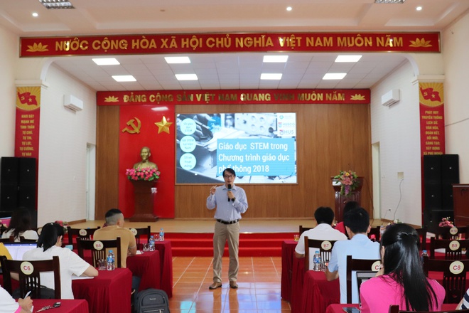 Gần 180 cán bộ quản lý, giáo viên 3 cấp học trên địa bàn xã Phú Nghĩa tham gia tập huấn nâng cao năng lực tổ chức dạy học 2 buổi/ngày gắn với giáo dục STEM và kỹ năng sống- Ảnh 4.