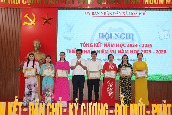 Hội nghị Tổng kết năm học 2024 – 2025; triển khai phương hướng nhiệm vụ năm học 2025-2026- Ảnh 8.
