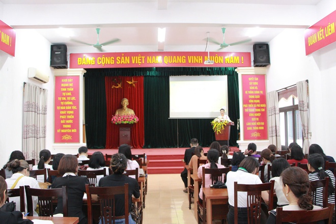 Gần 180 cán bộ quản lý, giáo viên 3 cấp học trên địa bàn xã Phú Nghĩa tham gia tập huấn nâng cao năng lực tổ chức dạy học 2 buổi/ngày gắn với giáo dục STEM và kỹ năng sống- Ảnh 5.