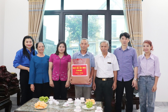 Lãnh đạo xã Phú Nghĩa thăm tặng quà các gia đình chính sách người có công nhân dịp kỷ niệm 80 năm Cách mạng tháng Tám thành công và Quốc khánh Nước Cộng hòa xã hội chủ nghĩa Việt Nam- Ảnh 13.