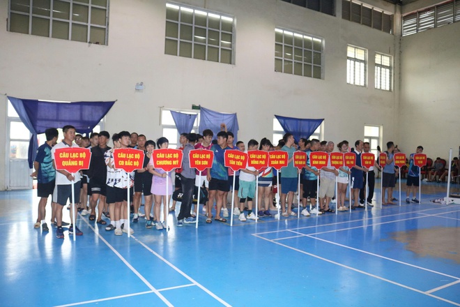 Xã Hòa Phú tưng bừng tổ chức Giải cầu lông năm 2025- Ảnh 1.