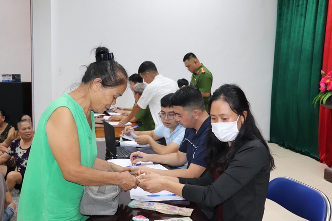 Phú Nghĩa tổ chức trao quà Tết Độc lập 02/9 cho người dân trên địa bàn xã
- Ảnh 6.