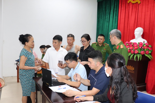 Phú Nghĩa tổ chức trao quà Tết Độc lập 02/9 cho người dân trên địa bàn xã
- Ảnh 2.