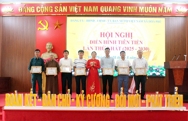 Xã Hòa Phú: Hội nghị tuyên dương điển hình tiên tiến giai đoạn 2020-2025- Ảnh 3.