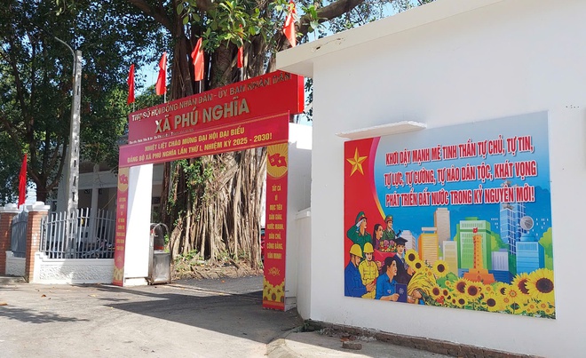 Đại hội đại biểu Đảng bộ xã Phú Nghĩa lần thứ I, nhiệm kỳ 2025 – 2030: Đề ra 6 nhiệm vụ trọng tâm và 3 khâu đột phá
- Ảnh 2. Đại hội đại biểu Đảng bộ xã Phú Nghĩa lần thứ I, nhiệm kỳ 2025 – 2030: Đề ra 6 nhiệm vụ trọng tâm và 3 khâu đột phá
- Ảnh 2.