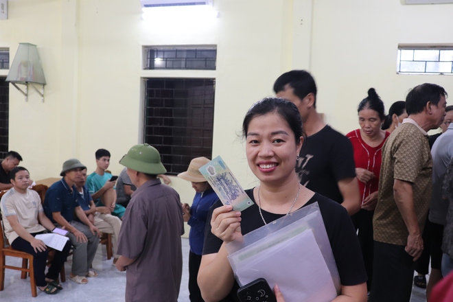 Nhân dân xã Phú Nghĩa hân hoan nhận quà Tết Độc lập- Ảnh 1.