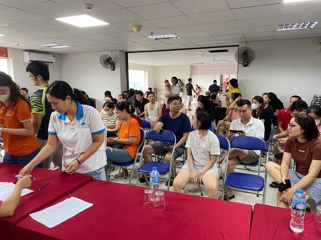 NHÂN DÂN PHƯỜNG YÊN NGHĨA PHẤN KHỞI NHẬN QUÀ NHÂN DỊP 80 NĂM CÁCH MẠNG THÁNG TÁM & QUỐC KHÁNH 2/9- Ảnh 2.