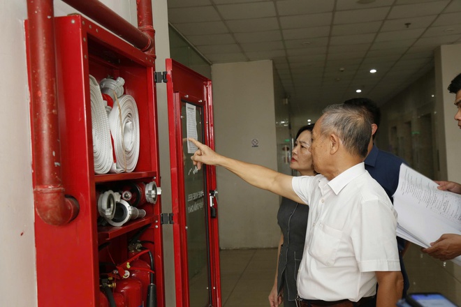 Ban Kinh tế- Ngân sách HĐND phường Hà Đông giám sát việc thực hiện các quy định của pháp luật về công tác PCCC tại một số tòa chung cư trên địa bàn- Ảnh 5.