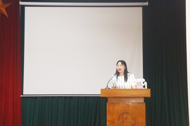UBND xã Hòa Phú tổ chức hội nghị triển khai nộp thuế sử dụng đất phi nông nghiệp bằng phương thức điện tử qua eTax Mobile- Ảnh 2.