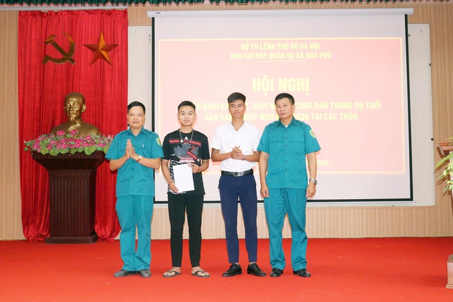 Hội nghị triển khai rà soát, nắm nguồn công dân trong độ tuổi sẵn sàng nhập ngũ năm 2026 tại các thôn- Ảnh 3.
