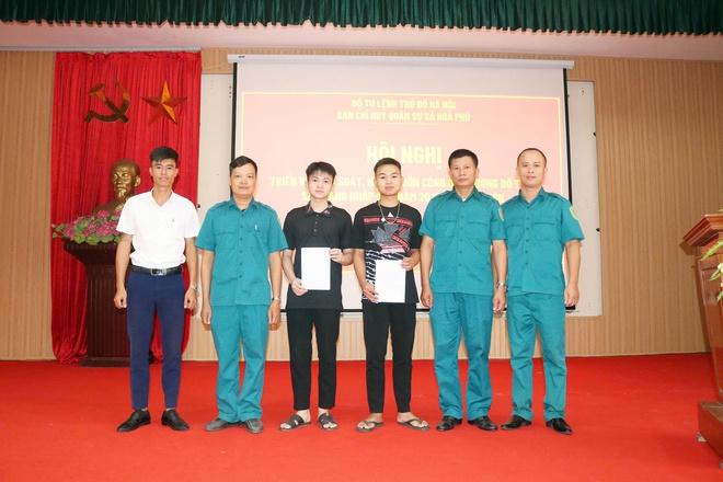 Hội nghị triển khai rà soát, nắm nguồn công dân trong độ tuổi sẵn sàng nhập ngũ năm 2026 tại các thôn- Ảnh 2.