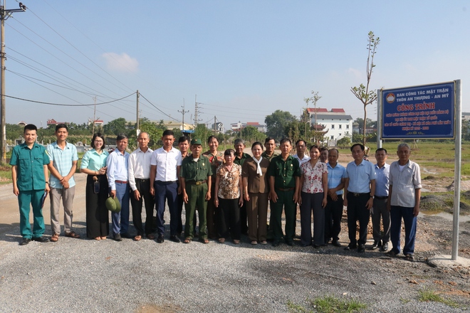 Lễ gắn biển công trình trồng cây xanh - một công trình có ý nghĩa thiết thực - Ảnh 3.