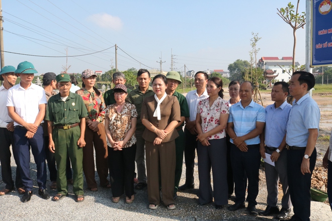 Lễ gắn biển công trình trồng cây xanh - một công trình có ý nghĩa thiết thực - Ảnh 4.