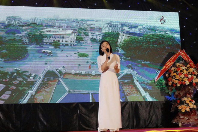Chương trình giao lưu văn nghệ tiếng hát làng Vân năm 2025. - Ảnh 4.