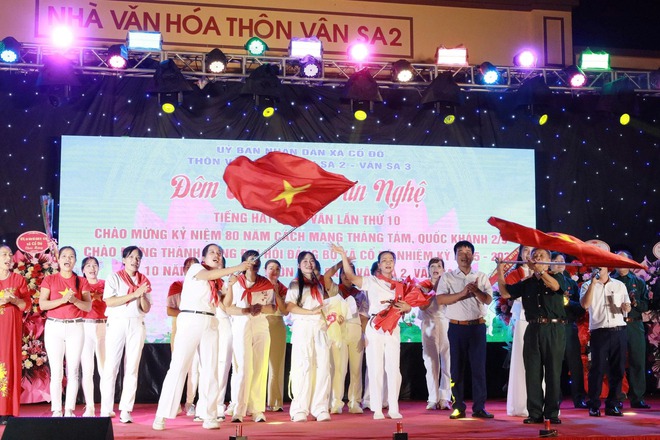 Chương trình giao lưu văn nghệ tiếng hát làng Vân năm 2025. - Ảnh 5.