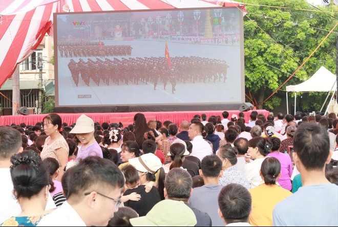 ĐẢNG UỶ - HĐND - UBND XÃ CỔ ĐÔ TỔ CHỨC CHƯƠNG TRÌNH VĂN NGHỆ, TIẾP SÓNG TRỰC TIẾP LỄ KỶ NIỆM, DIỄU BINH, DIỄU HÀNH CHÀO MỪNG 80 NĂM NGÀY QUỐC KHÁNH 2/9- Ảnh 7.