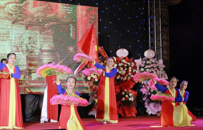 Chương trình giao lưu văn nghệ tiếng hát làng Vân năm 2025. - Ảnh 6.
