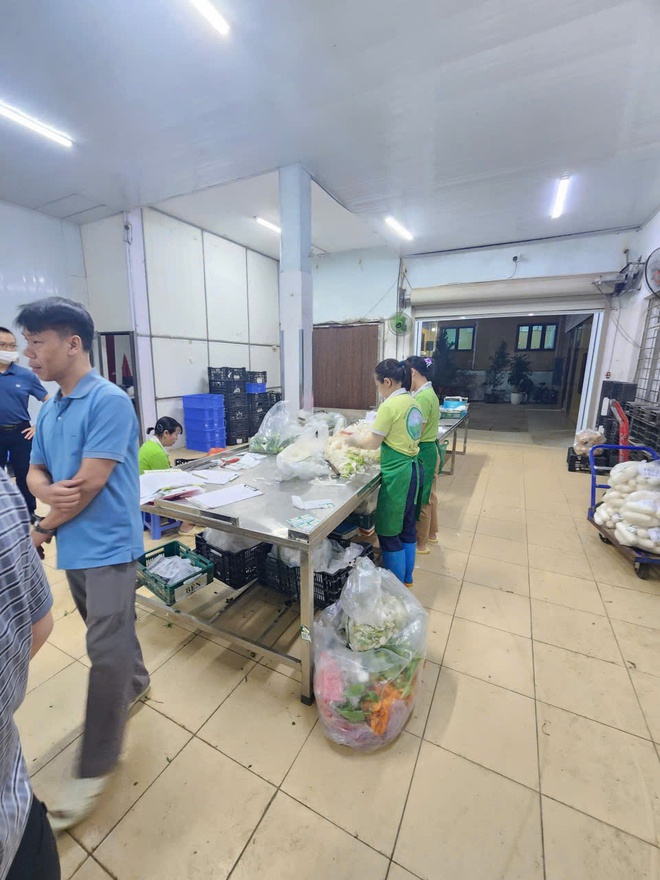 PHƯỜNG CẦU GIẤY TĂNG CƯỜNG CÔNG TÁC KIỂM TRA AN TOÀN THỰC PHẨM TẠI CÁC CƠ SỞ CUNG CẤP SUẤT ĂN CHO TRƯỜNG HỌC- Ảnh 14.