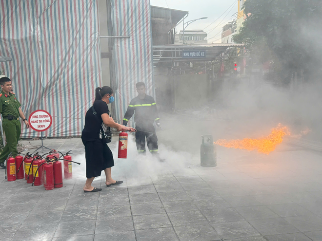 Khương Đình: Tập huấn và hướng dẫn khai báo, cập nhật dữ liệu PCCC&CNCH các cơ sở kinh doanh trên địa bàn phường- Ảnh 7.