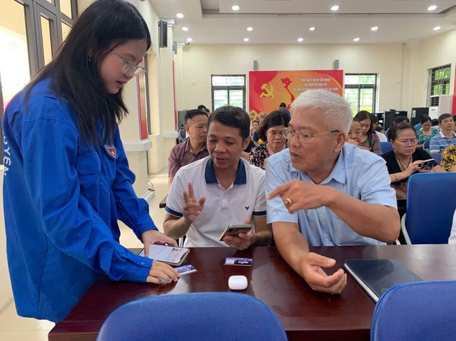 Khương Đình: Tập huấn thực hiện nhiệm vụ tại các điểm "Bình dân học vụ số lưu động" trên địa bàn phường- Ảnh 6.