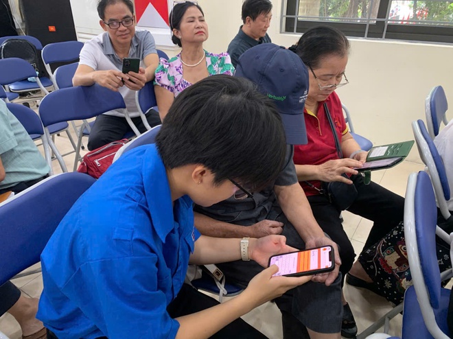 Khương Đình: Tập huấn thực hiện nhiệm vụ tại các điểm "Bình dân học vụ số lưu động" trên địa bàn phường- Ảnh 9.