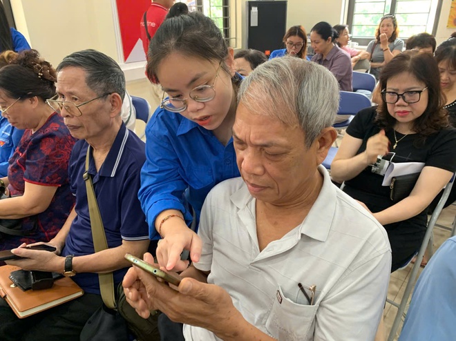 Khương Đình: Tập huấn thực hiện nhiệm vụ tại các điểm "Bình dân học vụ số lưu động" trên địa bàn phường- Ảnh 5.