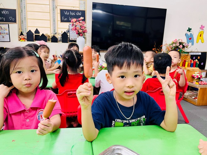 TIỆC NHỎ CHÀO MỪNG NGÀY ĐẦU BÉ YÊU ĐẾN NƠI HỌC TẠM THỜI!- Ảnh 8.