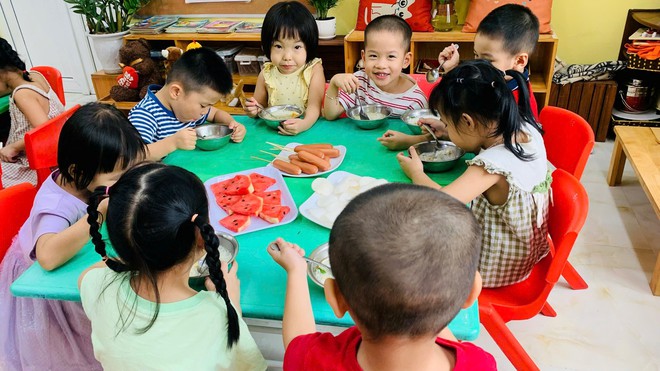TIỆC NHỎ CHÀO MỪNG NGÀY ĐẦU BÉ YÊU ĐẾN NƠI HỌC TẠM THỜI!- Ảnh 5.