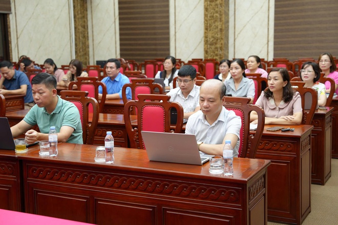 Tập huấn chuyên môn, nghiệp vụ công tác xây dựng Đảng, quản lý Nhà nước, MTTQ và các đoàn thể cho lãnh đạo xã, phường- Ảnh 2.
