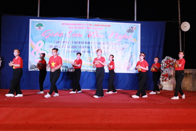 CÂU LẠC BỘ NGƯỜI CAO TUỔI THÔN PHÚ THỊNH TỔ CHỨC GIAO LƯU VĂN NGHỆ CHÀO MỪNG 80 NĂM QUỐC KHÁNH NƯỚC CỘNG HÒA XÃ HỘI CHỦ NGHĨA VIỆT NAM.- Ảnh 4.