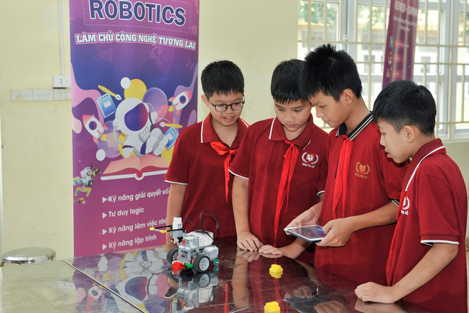 TRƯỜNG THCS YÊN SỞ TỔ CHỨC NGÀY HỘI TRẢI NGHIỆM TRÍ TUỆ NHÂN TẠO (AI) VÀ ROBOTICS, KHƠI NGUỒN SÁNG TẠO, BÙNG CHÁY ĐAM MÊ- Ảnh 3.