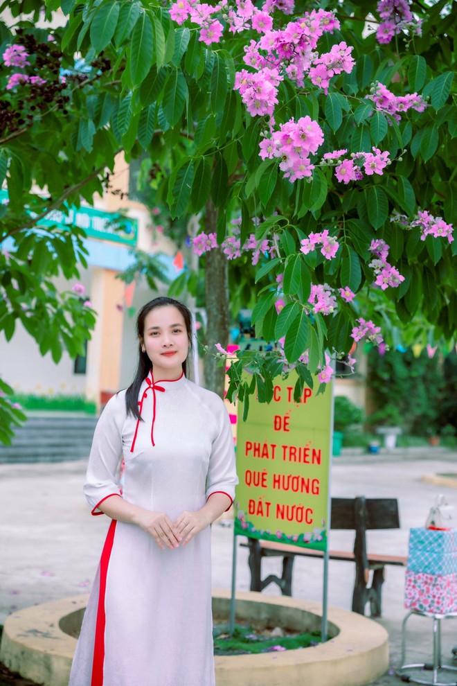 UBND THÀNH PHỐ HÀ NỘI TẶNG BẰNG KHEN CHO CÁC THẦY CÔ GIÁO XÃ CỔ ĐÔ ĐÃ CÓ THÀNH TÍCH XUẤT SẮC TRONG PHONG TRÀO THI ĐUA THỰC HIỆN NHIỆM VỤ CÔNG TÁC TỪ NĂM HỌC 2023-2024 ĐẾN NĂM HỌC 2024-2025. - Ảnh 2. UBND THÀNH PHỐ HÀ NỘI TẶNG BẰNG KHEN CHO CÁC THẦY CÔ GIÁO XÃ CỔ ĐÔ ĐÃ CÓ THÀNH TÍCH XUẤT SẮC TRONG PHONG TRÀO THI ĐUA THỰC HIỆN NHIỆM VỤ CÔNG TÁC TỪ NĂM HỌC 2023-2024 ĐẾN NĂM HỌC 2024-2025. - Ảnh 2.