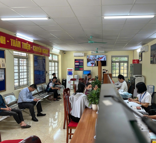 Trong tháng 8 năm 2025, bộ chỉ số phục vụ người dân, doanh nghiệp trong thực hiện thủ tục hành chính, cung cấp dịch vụ công ở xã Hồng Vân đứng thứ 4/126 xã phường của Thành phố- Ảnh 2.