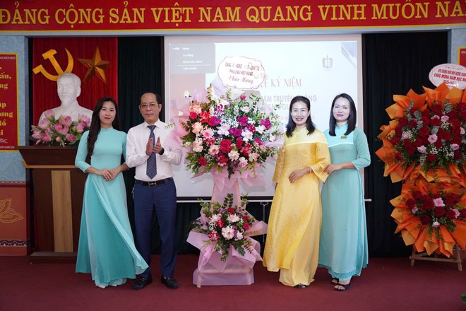 Phường Việt Hưng rộn ràng khai giảng năm học mới 2025-2026- Ảnh 18.