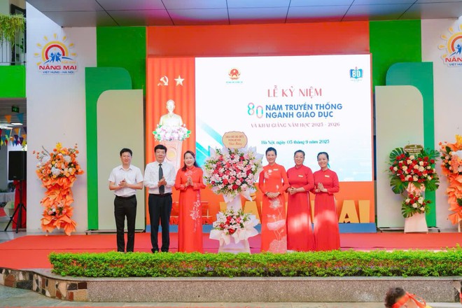 Phường Việt Hưng rộn ràng khai giảng năm học mới 2025-2026- Ảnh 14.