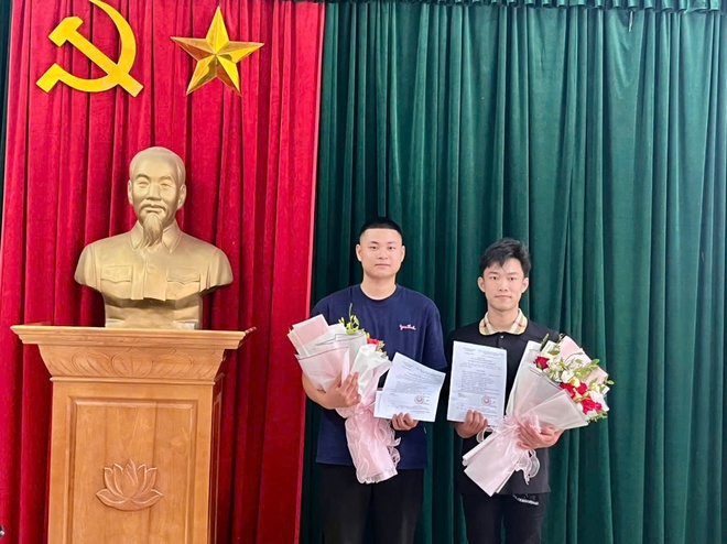 Ban chỉ huy quân sự xã Hòa Phú: Lễ trao quyết định gọi nhập ngũ cho công dân trúng tuyển vào các trường Đại học, Học viện trong quân đội năm 2025- Ảnh 3.
