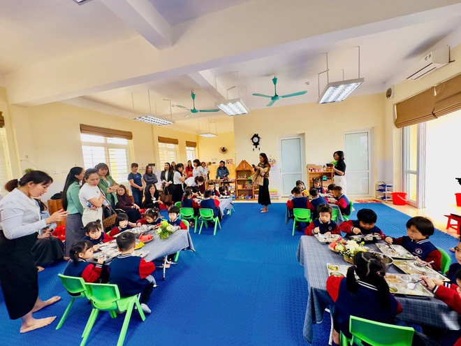 Giáo dục dinh dưỡng kết hợp vận động nhằm phát triển thể chất cân đối cho trẻ và ứng dụng phương pháp giáo dục tiên tiến Montessori- Ảnh 4.