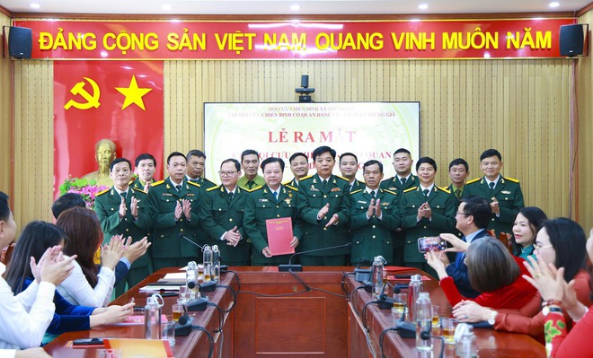 RA MẮT CHI HỘI CCB CƠ QUAN ĐẢNG ỦY – UBND XÃ TRUNG GIÃ- Ảnh 5.