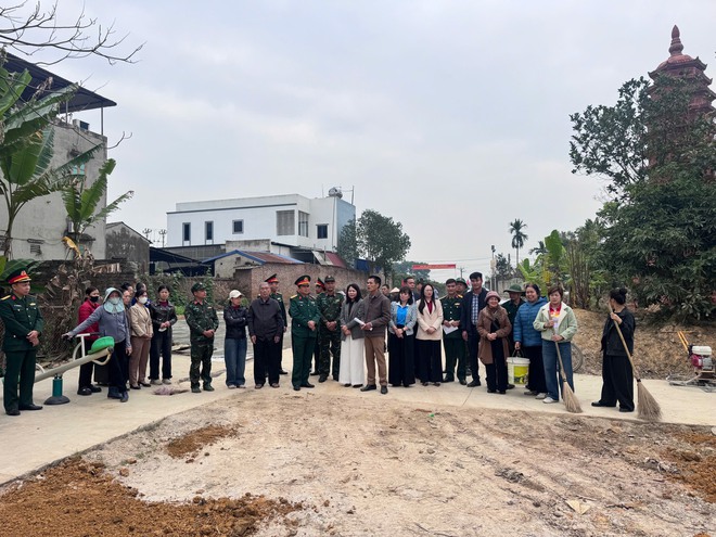 QUÂN ĐOÀN 12 KIỂM TRA CHƯƠNG TRÌNH HÀNH QUÂN DÃ NGOẠI LÀM CÔNG TÁC DÂN VẬN ĐỢT 2 NĂM 2025 TẠI XÃ TRUNG GIÃ- Ảnh 3.